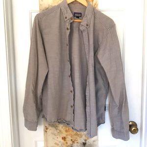 Patagonia men’s medium organic cotton button up
